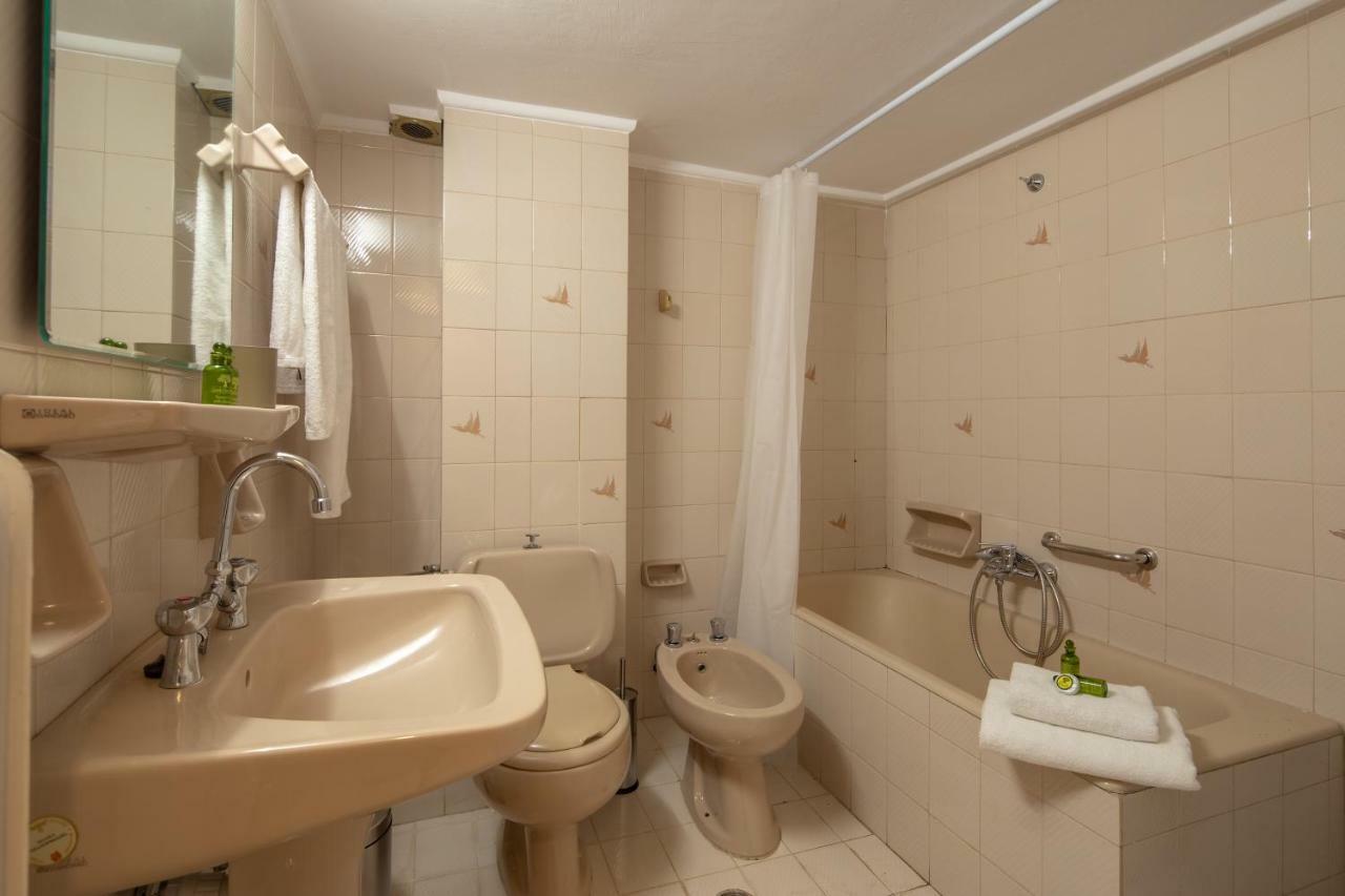 Kleio - Spacious Apartment In Glyfada Athens Exterior photo